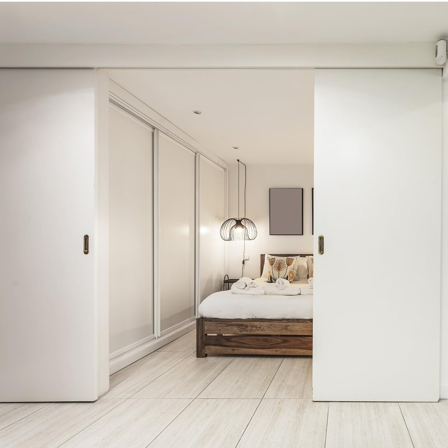VEVOR Bypass Door Hardware, 8ft Heavy Duty Bypass Sliding Door Hardware Kit, Aluminum Alloy Sliding Closet Door Hardware Set with Finger Pulls, for 2 Door System, Fit Door Thickness 1 3/8" - 1 3/4"