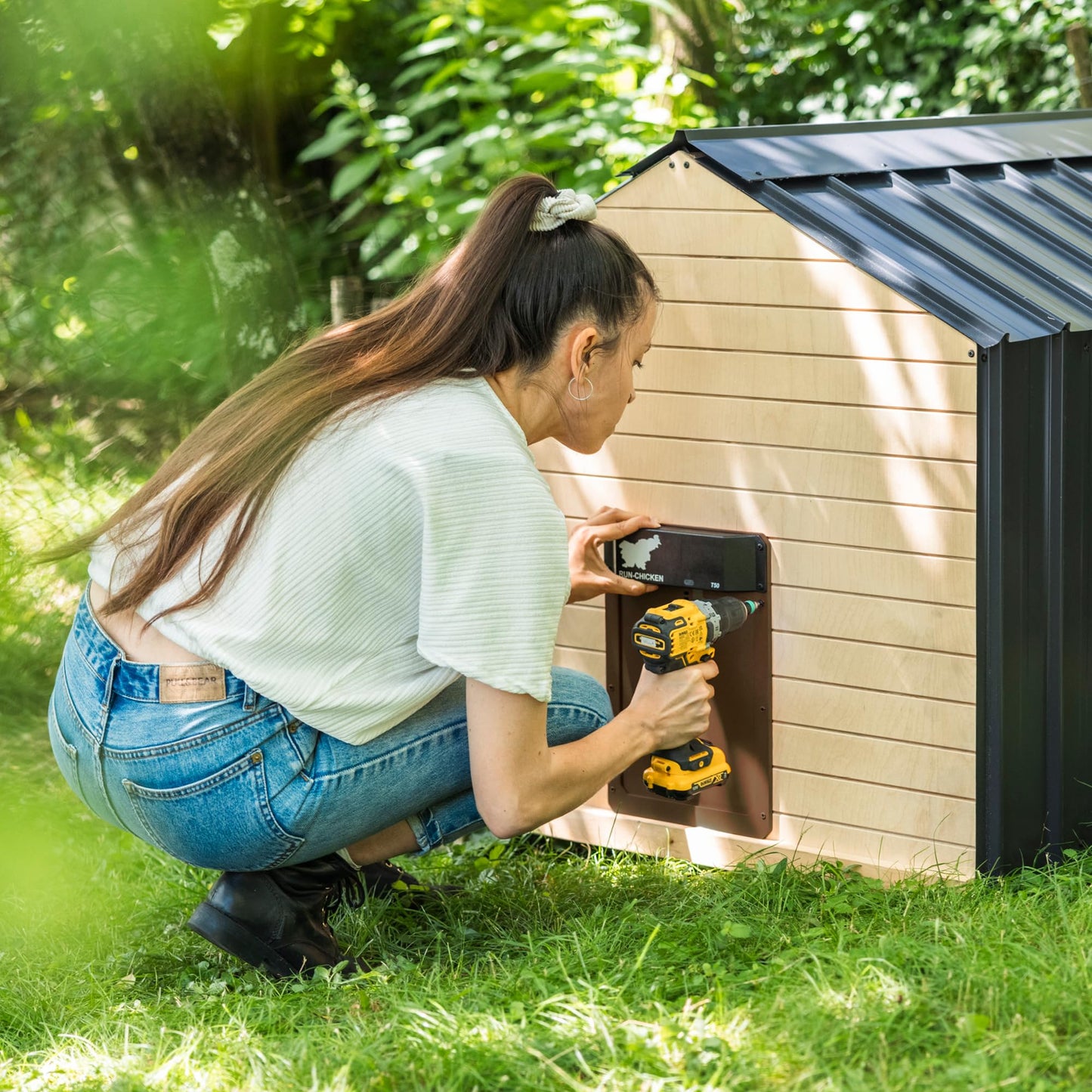 RUN-CHICKEN Door T50 – Automatic Chicken Coop Door Opener, Battery Powered & Weatherproof Aluminum, Smart App & Timer Control, Predator Proof, Easy Install, Reliable All-Season Performance (Brown)