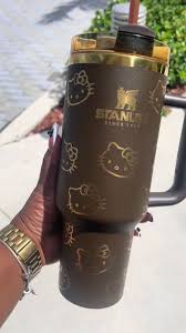 Stanley x Hello Kitty Chocolate Brown Quencher H2.0 FlowState Tumbler with Handle & Straw – 40oz